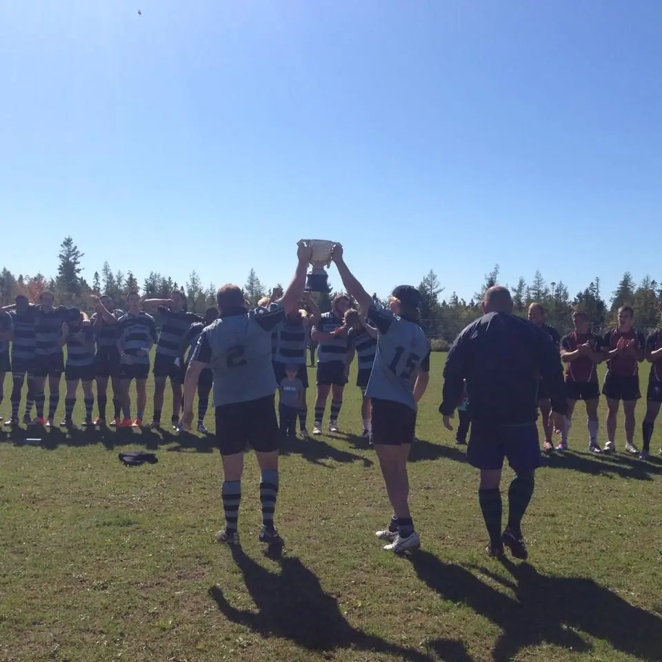 A lineout in a vintage Tars match